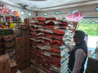 Polres Waropen Pantau Harga Beras di Retail Modern dan Pasar Tradisional