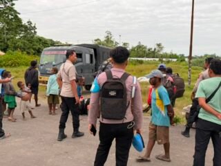 Polres Boven Digoel Berikan Pelayanan dan Pendampingan kepada Warga Pengungsi Distrik Manggelum 
