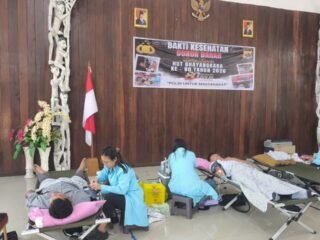Polres Asmat Sumbangkan 23 Kantong Darah dalam Bakti Kesehatan Hari Bhayangkara ke-80