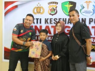 Sunat Gratis Hari Bhayangkara ke-80, Bentuk Nyata Kepedulian Polda Papua terhadap Kesehatan Anak
