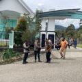 Hadir Beri Rasa Aman, Polres Tolikara Amankan Ibadah Minggu dan Gelar Patroli Kota Karubaga