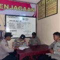 Perkuat Sinergi dengan Warga, Personel Polsek Kelila Intensifkan Patroli Dialogis Malam Hari