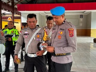 Sipropam Polres Sarmi Rutin Periksa Kelengkapan Administrasi Personel, Tingkatkan Disiplin dan Profesionalisme Anggota