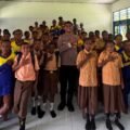 Peduli Generasi Papua, Kapolsek Pantai Barat Berikan Edukasi Hukum dan Pencegahan Narkoba