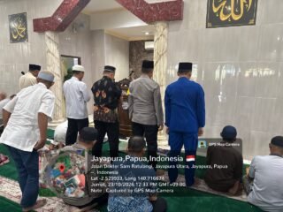 Melalui Jumat Keliling, Wakapolda Papua Edukasi Masyarakat tentang Bahaya Hoaks